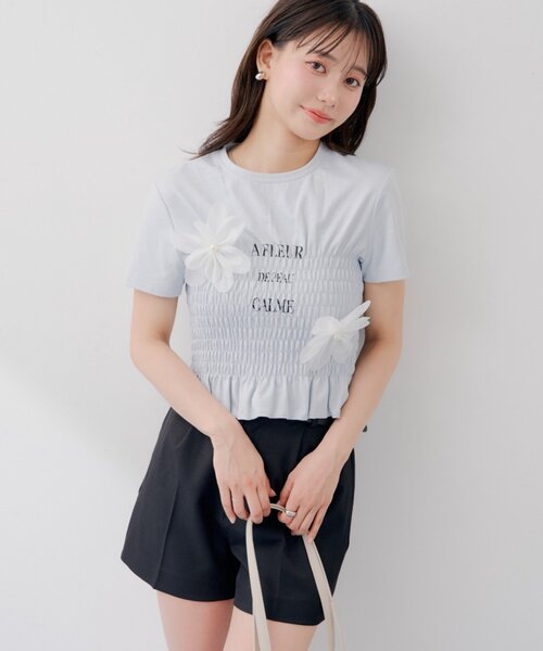 Chico(チコ)の「【SALON by Chico】3DフラワーシャーリングTシャツ(Tシャツ/カットソー・レディース・ブルー/ブラック/ホワイト・FREE)」の8枚目の写真