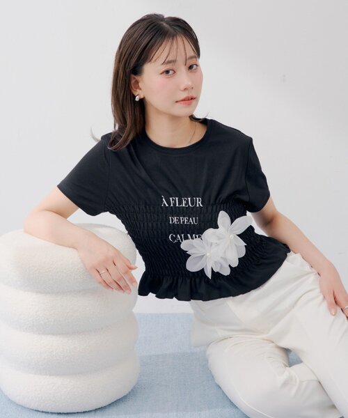 Chico(チコ)の「【SALON by Chico】3DフラワーシャーリングTシャツ(Tシャツ/カットソー・レディース・ブルー/ブラック/ホワイト・FREE)」の10枚目の写真