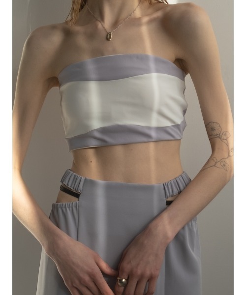 ILANIS(イラニス)の「Ease Two-Tone Bandeau|カップ付きバイカラーバンドゥ(チューブトップ・レディース・ブルー系その他/ベージュ系その他/ブラック×ホワイト・S/M)」の16枚目の写真