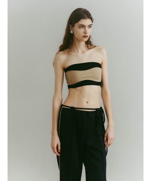 ILANIS(イラニス)の「Ease Two-Tone Bandeau|カップ付きバイカラーバンドゥ(チューブトップ・レディース・ブルー系その他/ベージュ系その他/ブラック×ホワイト・S/M)」の8枚目の写真