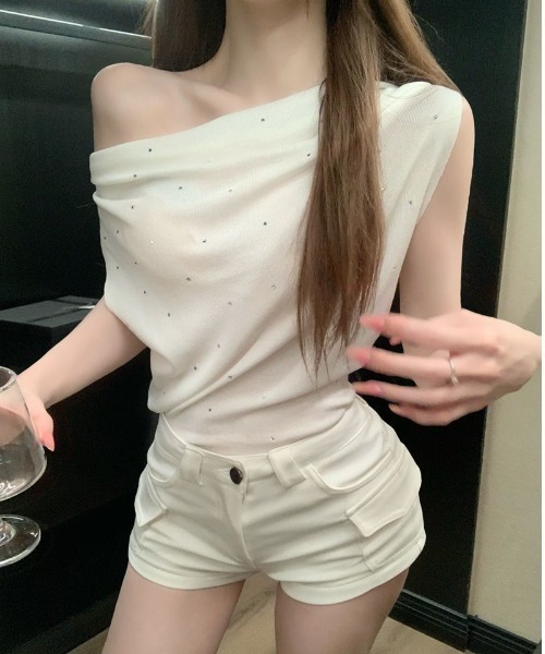 NoBelle(ノベル)の「ストーンオフショル ワンホン系/財閥系/韓国(Tシャツ/カットソー・レディース・ブラウン/ブラック/ホワイト・M/S/L)」の16枚目の写真
