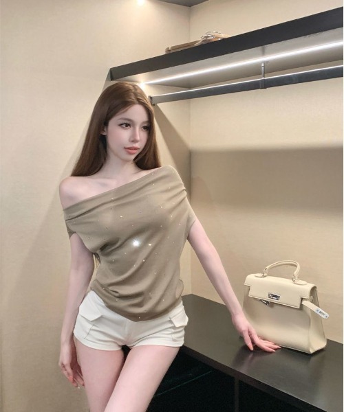 NoBelle(ノベル)の「ストーンオフショル ワンホン系/財閥系/韓国(Tシャツ/カットソー・レディース・ブラウン/ブラック/ホワイト・M/S/L)」の18枚目の写真