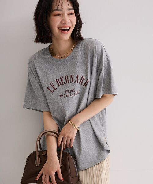 Green Parks(グリーンパークス)の「【接触冷感・抗菌防臭】裾ラウンド機能ロゴTシャツ(Tシャツ/カットソー・レディース・ライトベージュ/ブラック/オフホワイト/杢グレー・FREE)」の13枚目の写真