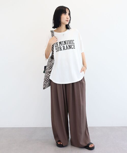 Green Parks(グリーンパークス)の「【接触冷感・抗菌防臭】裾ラウンド機能ロゴTシャツ(Tシャツ/カットソー・レディース・ライトベージュ/ブラック/オフホワイト/杢グレー・FREE)」の19枚目の写真