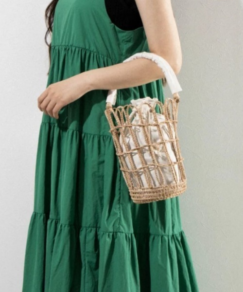 EARTH MADE(アースメイド)の「PALM 巾着 TOTE(かごバッグ・レディース・ブラック/アイボリー・FREE)」の1枚目の写真