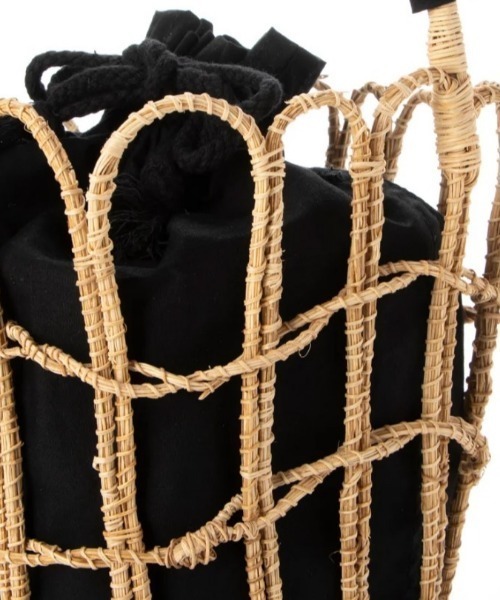 EARTH MADE(アースメイド)の「PALM 巾着 TOTE(かごバッグ・レディース・ブラック/アイボリー・FREE)」の9枚目の写真