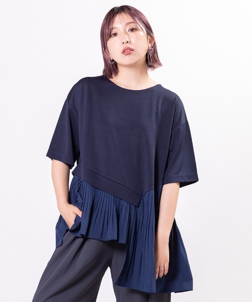 OSMOSIS(オズモーシス)の「プリーツ切替Tシャツ(Tシャツ/カットソー・レディース・ホワイト/ネイビー/ブラック・ONE SIZE)」の3枚目の写真