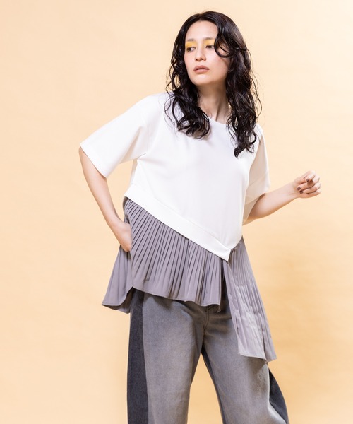 OSMOSIS(オズモーシス)の「プリーツ切替Tシャツ(Tシャツ/カットソー・レディース・ホワイト/ネイビー/ブラック・ONE SIZE)」の9枚目の写真