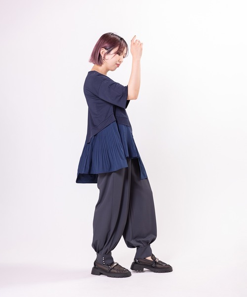 OSMOSIS(オズモーシス)の「プリーツ切替Tシャツ(Tシャツ/カットソー・レディース・ホワイト/ネイビー/ブラック・ONE SIZE)」の20枚目の写真