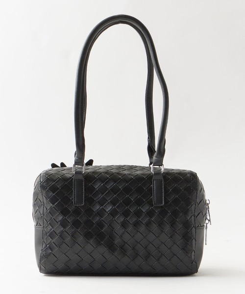 Chick(チック)の「Diamond-Design 2-Way Shoulder Bag with Star-Shaped Charm / 星型チャーム付き ダイヤデザイン2WAY ショルダーバッグ ガーリー 韓国 レディース 秋 秋服 2026年秋冬(ショルダーバッグ・レディース・ホワイト/ブラック/イエロー・FREE)」の5枚目の写真