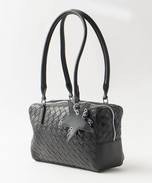 Chick(チック)の「Diamond-Design 2-Way Shoulder Bag with Star-Shaped Charm / 星型チャーム付き ダイヤデザイン2WAY ショルダーバッグ ガーリー 韓国 レディース 秋 秋服 2026年秋冬(ショルダーバッグ・レディース・ホワイト/ブラック/イエロー・FREE)」の13枚目の写真