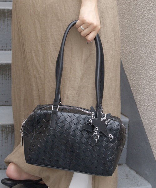 Chick(チック)の「Diamond-Design 2-Way Shoulder Bag with Star-Shaped Charm / 星型チャーム付き ダイヤデザイン2WAY ショルダーバッグ ガーリー 韓国 レディース 秋 秋服 2026年秋冬(ショルダーバッグ・レディース・ホワイト/ブラック/イエロー・FREE)」の20枚目の写真
