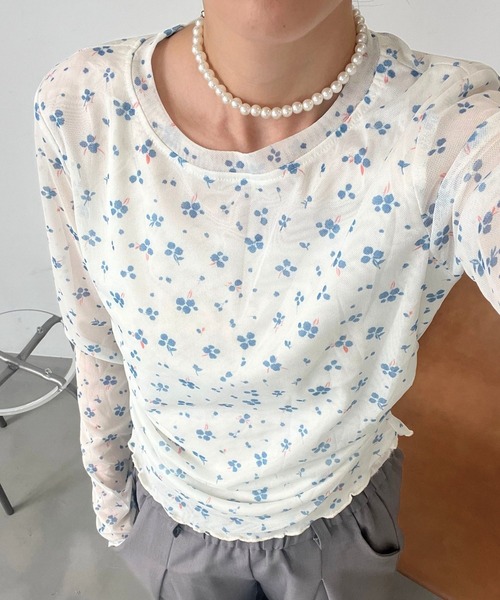 mul.(ムル)の「ミニフラワー柄シアートップス(Tシャツ/カットソー・レディース・ホワイト・FREE)」の1枚目の写真