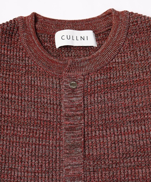 CULLNI(クルニ)の「Organic Cotton Waffle Minimal Henley Neck Knit Pullover(ニット/セーター・メンズ・レッド/ブラック/ブラウン系/ネイビー系・1/0/2)」の21枚目の写真