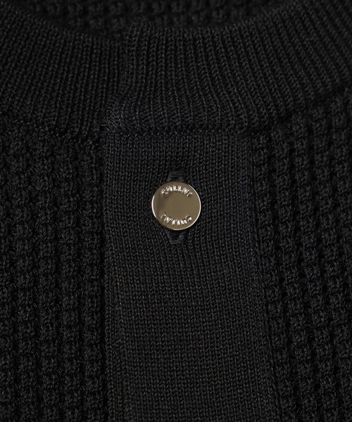 CULLNI(クルニ)の「Organic Cotton Waffle Minimal Henley Neck Knit Pullover(ニット/セーター・メンズ・レッド/ブラック/ブラウン系/ネイビー系・1/0/2)」の16枚目の写真