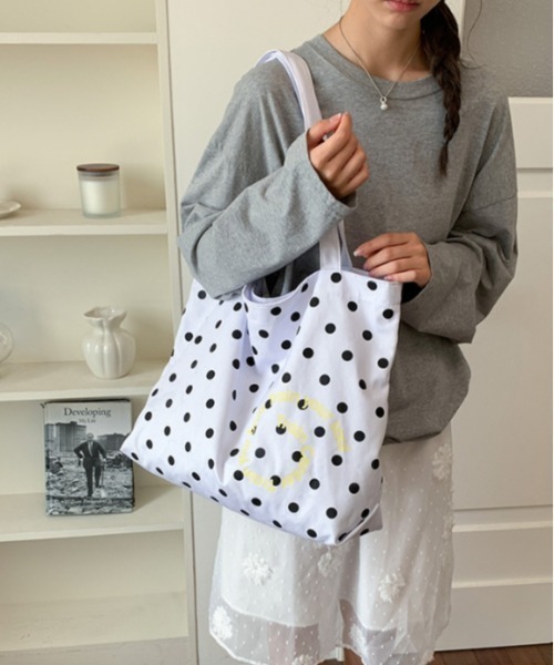 Vipoa(ヴィポア)の「dot×logo print tote bag(トートバッグ・レディース・イエロー/ネイビー/グリーン/ホワイト/ブラック・FREE)」の19枚目の写真