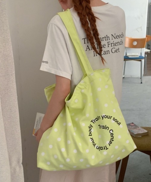 Vipoa(ヴィポア)の「dot×logo print tote bag(トートバッグ・レディース・イエロー/ネイビー/グリーン/ホワイト/ブラック・FREE)」の12枚目の写真