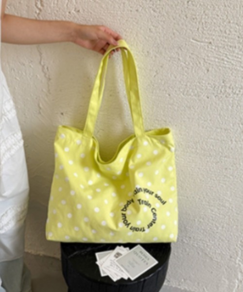Vipoa(ヴィポア)の「dot×logo print tote bag(トートバッグ・レディース・イエロー/ネイビー/グリーン/ホワイト/ブラック・FREE)」の15枚目の写真