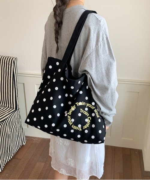 Vipoa(ヴィポア)の「dot×logo print tote bag(トートバッグ・レディース・イエロー/ネイビー/グリーン/ホワイト/ブラック・FREE)」の22枚目の写真