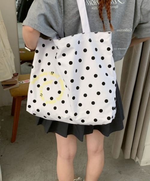 Vipoa(ヴィポア)の「dot×logo print tote bag(トートバッグ・レディース・イエロー/ネイビー/グリーン/ホワイト/ブラック・FREE)」の21枚目の写真