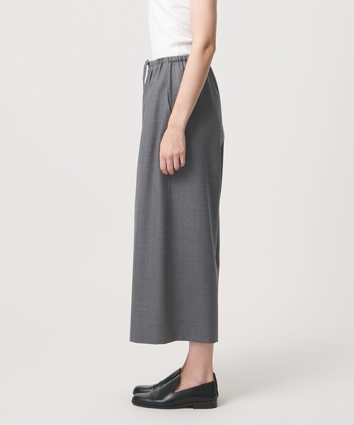 LOEFF(ロエフ)の「<LOEFF>トロピカルウール ガウチョパンツ(その他パンツ・レディース・ネイビー/グレー系・1/0)」の11枚目の写真