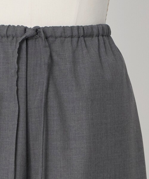 LOEFF(ロエフ)の「<LOEFF>トロピカルウール ガウチョパンツ(その他パンツ・レディース・ネイビー/グレー系・1/0)」の15枚目の写真