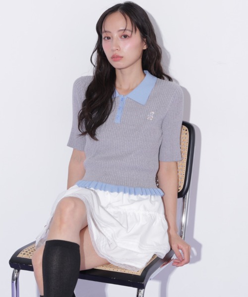 JILL by JILL STUART（ジルバイジルスチュアート）の「＜BEARシリーズ＞フリルポロニット（ニット/セーター・レディース・グレー/ブラック/レッド・FREE）」の9枚目の写真