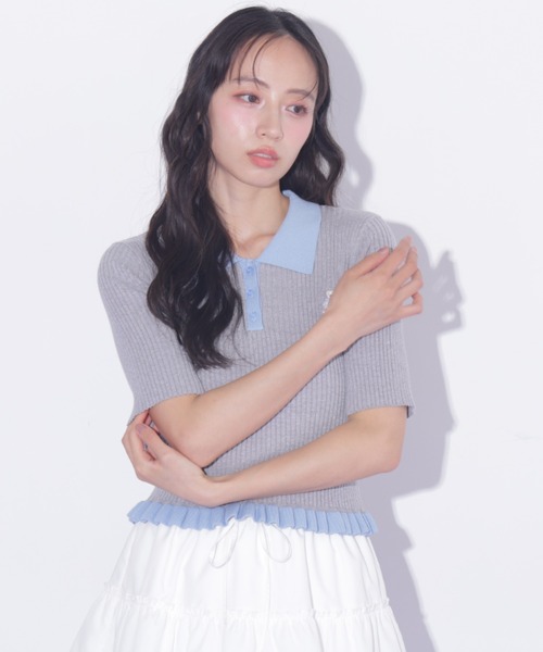 JILL by JILL STUART（ジルバイジルスチュアート）の「＜BEARシリーズ＞フリルポロニット（ニット/セーター・レディース・グレー/ブラック/レッド・FREE）」の6枚目の写真