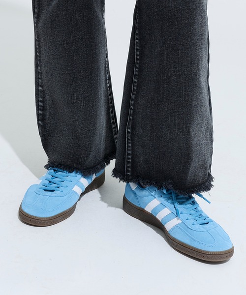 adidas（アディダス）の「ハンドボール スペツィアル [Handball Spezial Shoes] スニーカー / アディダスオリジナルス adidas Originals（スニーカー・メンズ・ライトブルー・22.5cm/23.5cm/24.5cm/25.5cm/26.5cm/27.5cm/28.5cm/29.5cm/30.0cm/23.0cm/24.0cm/25.0cm/26.0cm/27.0cm/28.0cm/29.0cm/22.0cm）」の2枚目の写真