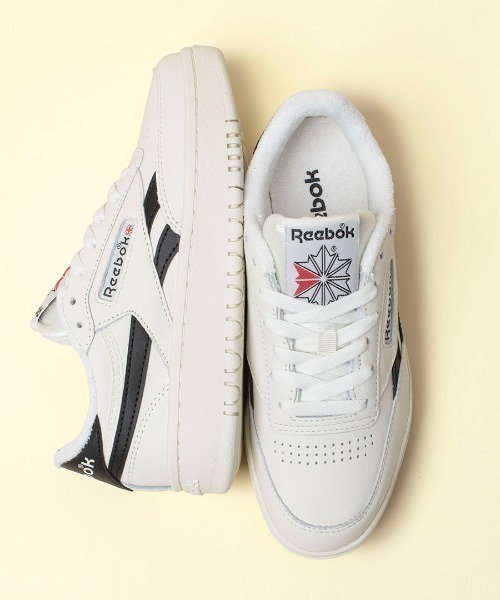 Reebok(リーボック)の「クラブシー ダブル リベンジ / CLUB C DOUBLE REVENGE(スニーカー・レディース・ブラック/アイボリー・23.0cm/24.5cm/22.0cm/22.5cm/23.5cm/24.0cm/25.0cm/25.5cm/26.0cm)」の2枚目の写真