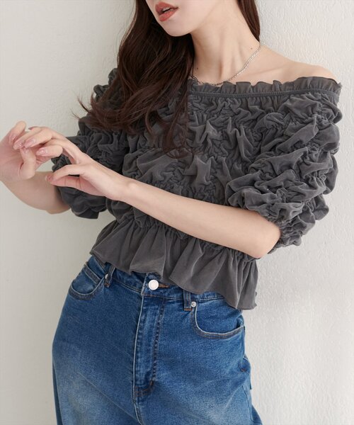natural couture(ナチュラルクチュール)の「シアーベロアシャーリングTOPS(Tシャツ/カットソー・レディース・ブラウン/チャコールグレー/ブラック/サックスブルー/グレイッシュベージュ/ドット/アイボリー・FREE)」の4枚目の写真