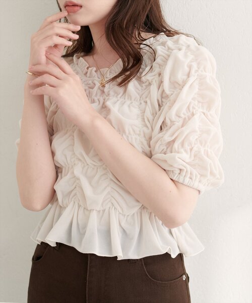 natural couture(ナチュラルクチュール)の「シアーベロアシャーリングTOPS(Tシャツ/カットソー・レディース・ブラウン/チャコールグレー/ブラック/サックスブルー/グレイッシュベージュ/ドット/アイボリー・FREE)」の2枚目の写真