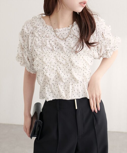 natural couture(ナチュラルクチュール)の「シアーベロアシャーリングTOPS(Tシャツ/カットソー・レディース・ブラウン/チャコールグレー/ブラック/サックスブルー/グレイッシュベージュ/ドット/アイボリー・FREE)」の9枚目の写真