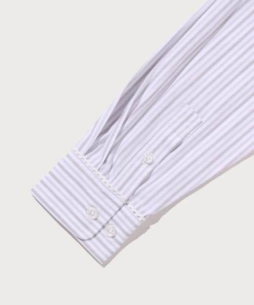 A BATHING APE（アベイシングエイプ）の「BAPE LOGO STRIPE SHIRT #1（シャツ/ブラウス・レディース・ホワイト・X-SMALL/SMALL）」の4枚目の写真