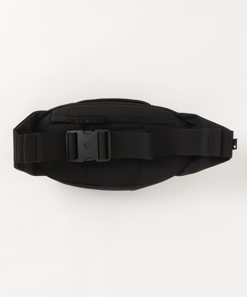 incase(インケース)の「INCO500105-BLK Incase Grid Waist Bag - Black(ボディバッグ/ウエストポーチ・メンズ・ブラック・ONE SIZE)」の2枚目の写真