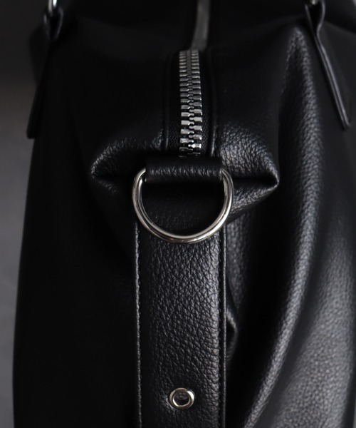 LANDNESS(ランドネス)の「【LANDNESS/ランドネス】Chunky Zip Faux Leather Boston Bag/チャンキージップフェイクレザーボストンバッグ(ボストンバッグ・メンズ・ブラック・FREE)」の8枚目の写真