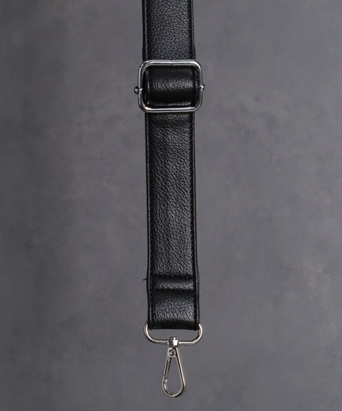 LANDNESS(ランドネス)の「【LANDNESS/ランドネス】Chunky Zip Faux Leather Boston Bag/チャンキージップフェイクレザーボストンバッグ(ボストンバッグ・メンズ・ブラック・FREE)」の12枚目の写真
