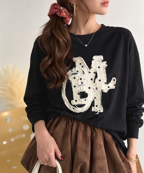 mily bilet(ミウィビレット)の「【mily bilet】"秋もこの子と一緒♪"ヴィンテージライクな存在感。ドットデニムフリンジワッペン使いロンT(長袖)(Tシャツ/カットソー・レディース・ブラック系1/ホワイト系1/ホワイト・X-LARGE/LARGE/SMALL/MEDIUM)」の3枚目の写真