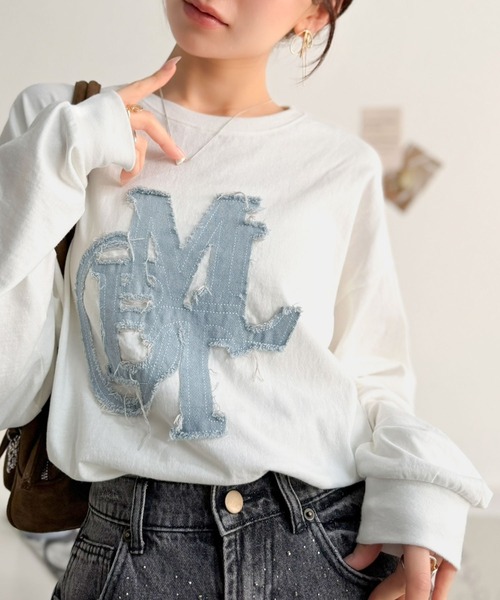 mily bilet(ミウィビレット)の「【mily bilet】"秋もこの子と一緒♪"ヴィンテージライクな存在感。ドットデニムフリンジワッペン使いロンT(長袖)(Tシャツ/カットソー・レディース・ブラック系1/ホワイト系1/ホワイト・X-LARGE/LARGE/SMALL/MEDIUM)」の2枚目の写真