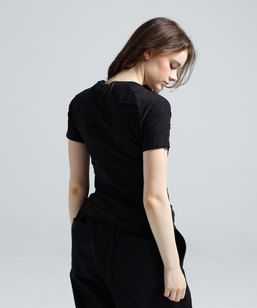 Y-3（ワイスリー）の「Y-3 PLEATED SHORT SLEEVE TEE（Tシャツ/カットソー・レディース・ブラック・X-SMALL/SMALL/MEDIUM/XX-SMALL）」の2枚目の写真