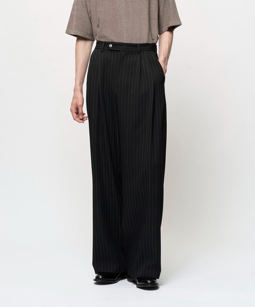 Juha(ユハ)の「2TUCK WIDE PATTERNED PANTS(スラックス・メンズ・ストライプ/その他1・4/3/2)」の2枚目の写真