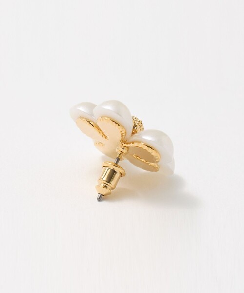 UNITED ARROWS(ユナイテッドアローズ)の「イミテーションパール フラワー ピアス(ピアス(両耳用)・レディース・ホワイト・FREE)」の4枚目の写真
