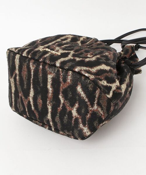 GANNI（ガニー）の「GANNI / ガニー：【レディース】Pouch Metallic Cloque：B3010071[ANN]（ハンドバッグ・レディース・ブラウン系その他・FREE）」の3枚目の写真