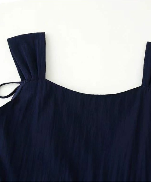 les fees love filles(レフェラブフィユ)の「Navy Bow Strap Tiered Midi Dress(ワンピース・レディース・ネイビー・FREE)」の3枚目の写真