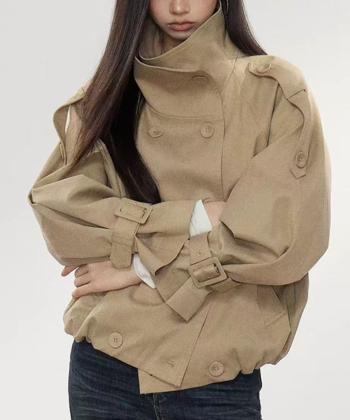 Achic（アシック）の「スタンドカラーショートトレンチジャケット（トレンチコート・レディース・ベージュ/ネイビー・M）」の17枚目の写真
