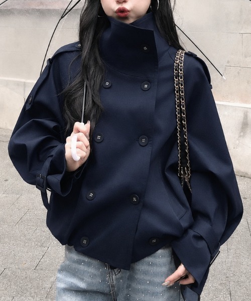 Achic（アシック）の「スタンドカラーショートトレンチジャケット（トレンチコート・レディース・ベージュ/ネイビー・M）」の8枚目の写真
