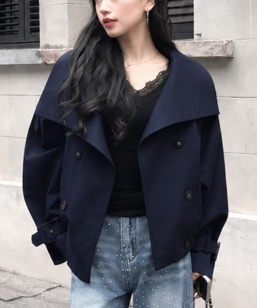 Achic（アシック）の「スタンドカラーショートトレンチジャケット（トレンチコート・レディース・ベージュ/ネイビー・M）」の9枚目の写真