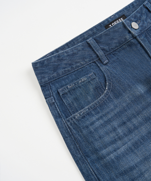 TOFFEE（トフィー）の「ヴィンテージテクスチャーストレートデニムパンツ (MEDIUM INDIGO)（デニムパンツ・メンズ・その他・SMALL/MEDIUM/LARGE/X-LARGE）」の4枚目の写真