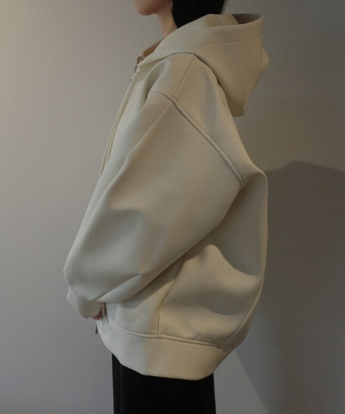 CLANE(クラネ)の「CLANE CONSTRUCTIVE BONDING HOODIE(その他アウター・レディース・オフホワイト/ブラック・1)」の5枚目の写真