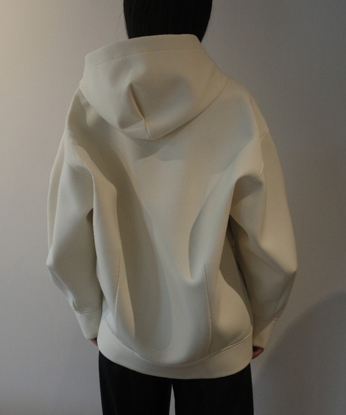 CLANE(クラネ)の「CLANE CONSTRUCTIVE BONDING HOODIE(その他アウター・レディース・オフホワイト/ブラック・1)」の6枚目の写真